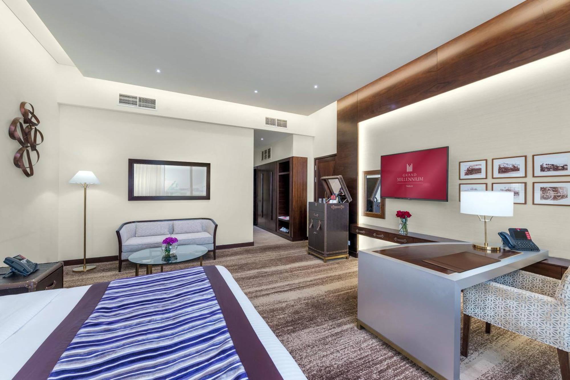 Hotel Grand Millennium Tabuk Esterno foto