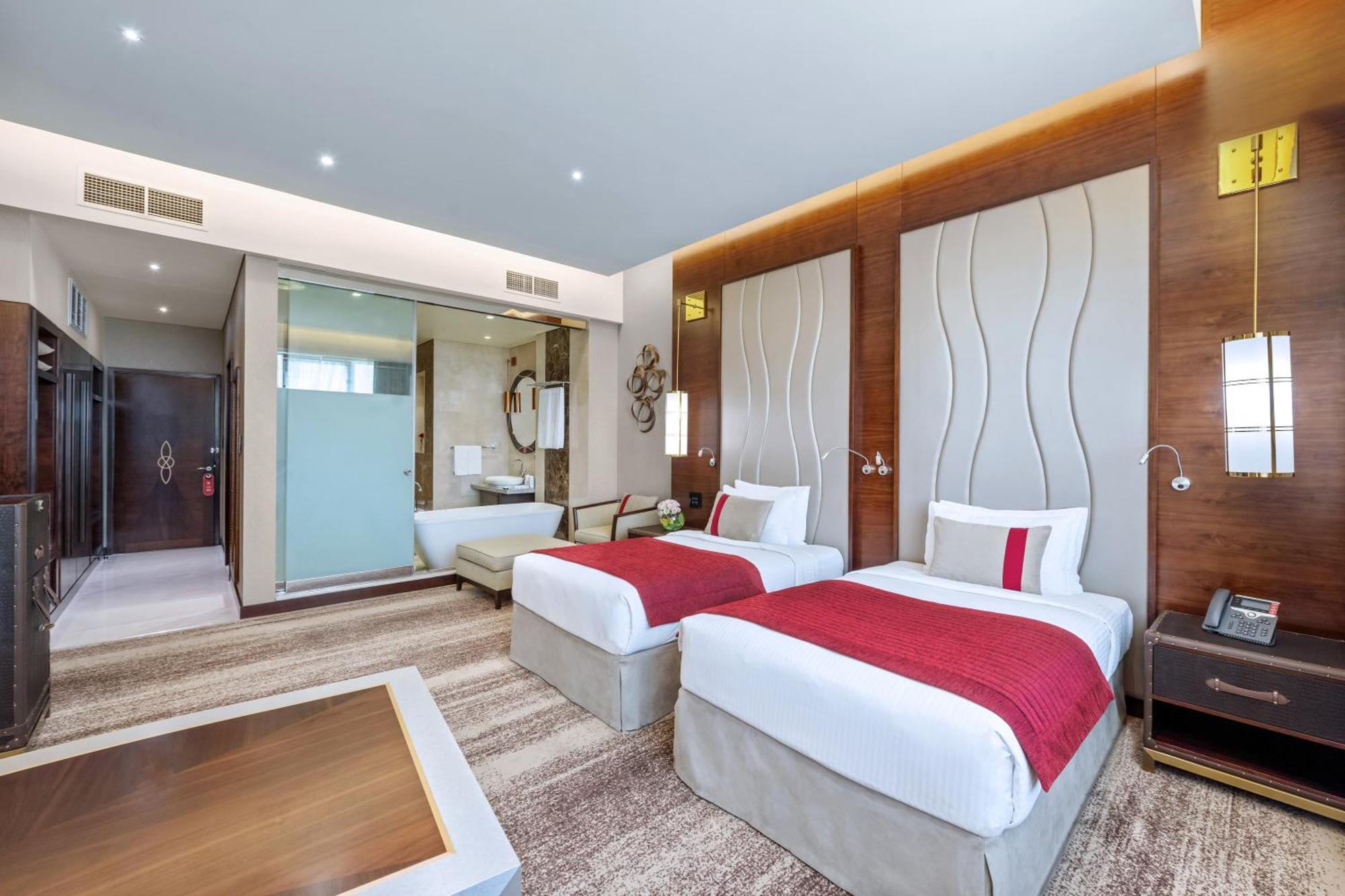Hotel Grand Millennium Tabuk Esterno foto