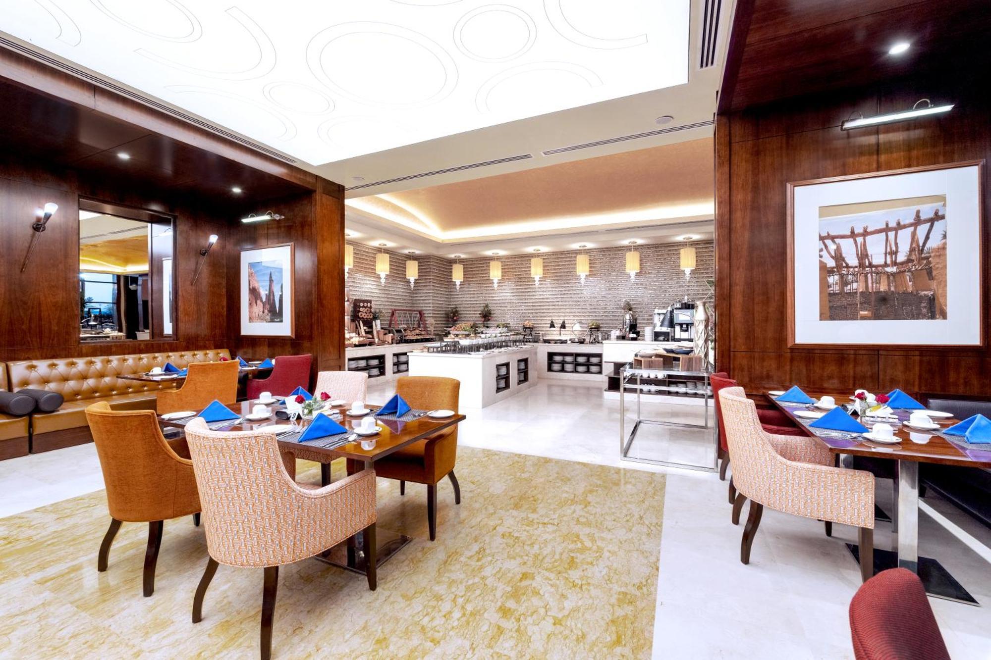 Hotel Grand Millennium Tabuk Esterno foto