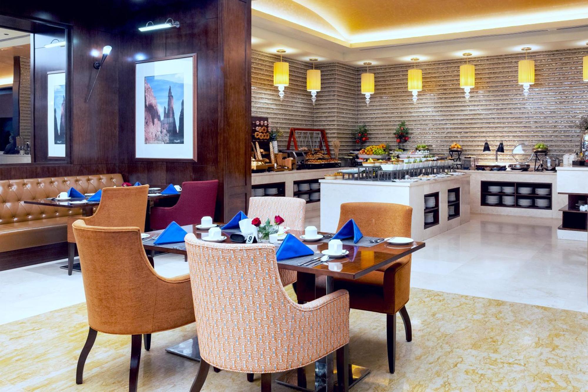 Hotel Grand Millennium Tabuk Esterno foto