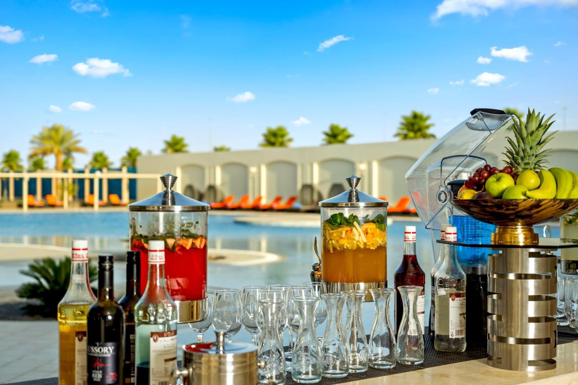 Hotel Grand Millennium Tabuk Esterno foto