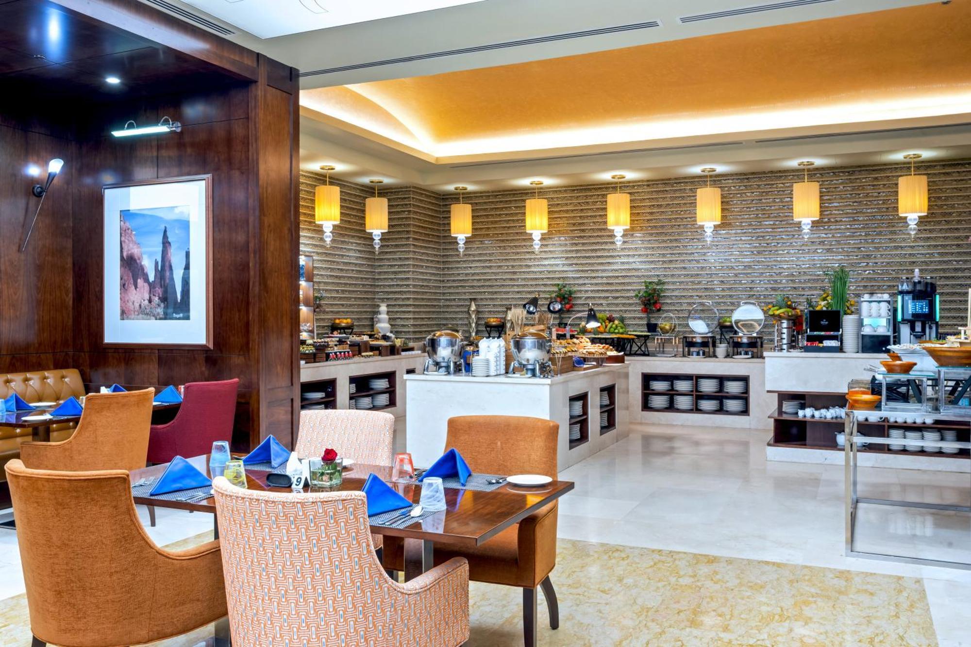 Hotel Grand Millennium Tabuk Esterno foto