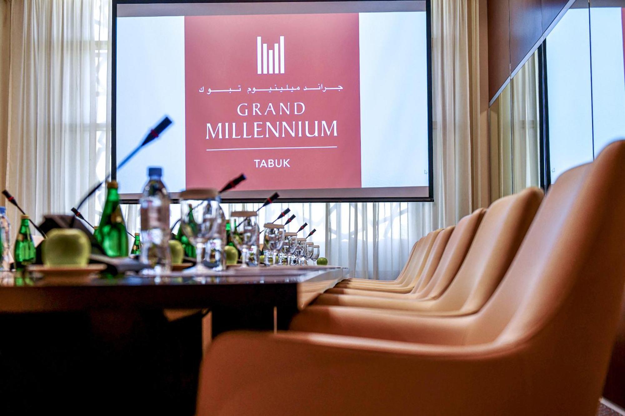 Hotel Grand Millennium Tabuk Esterno foto