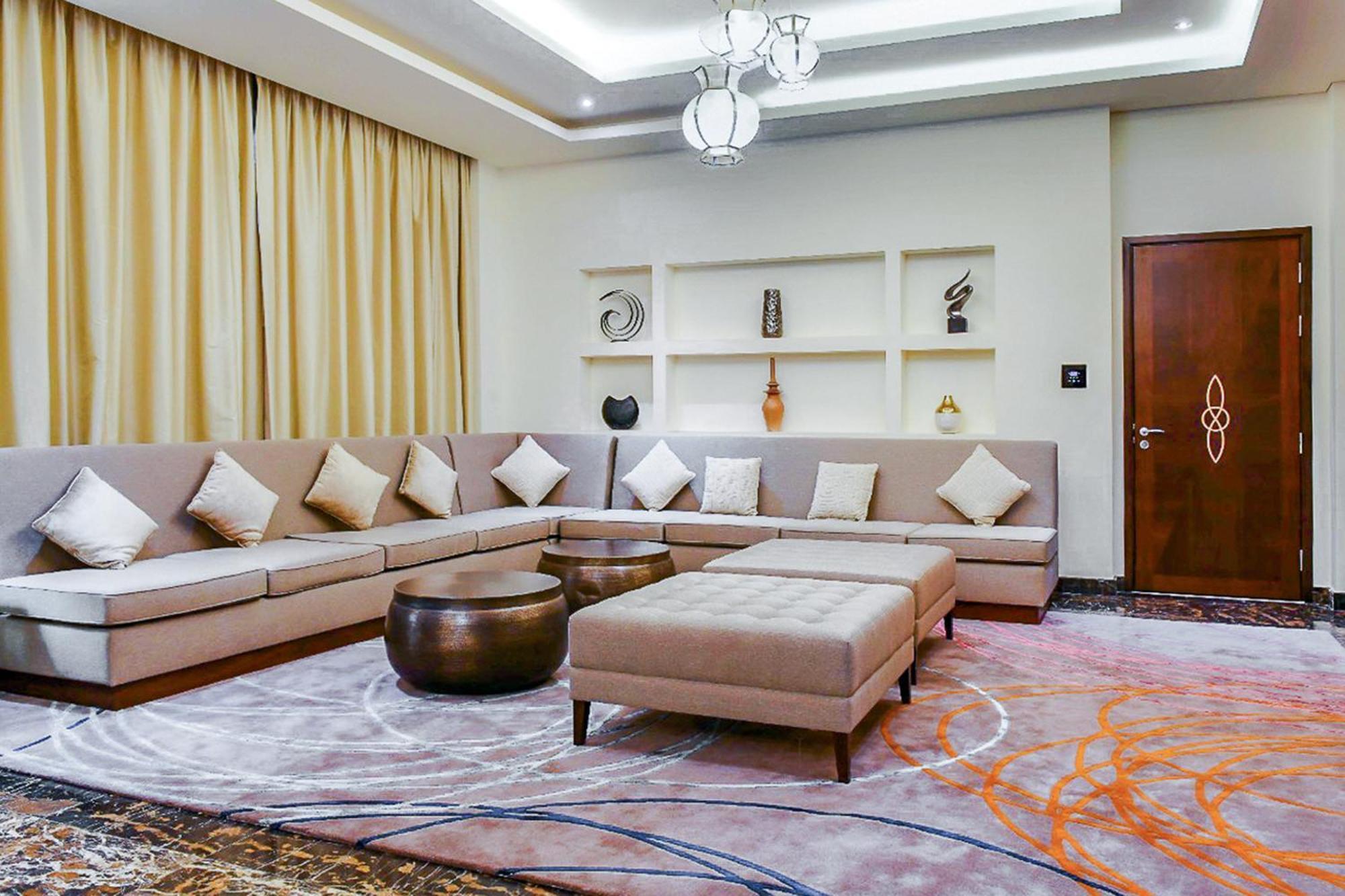 Hotel Grand Millennium Tabuk Esterno foto
